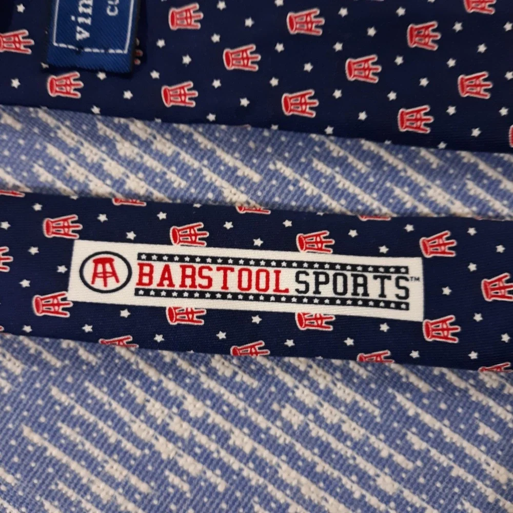 Vineyard Vines Barstool Sports Tie Necktie Silk Blue Made In USA 3-3/8